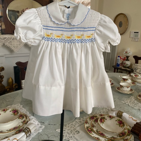A Little Angel Vintage Infant Girls Smocked Dress size 24 months - Picture 16 of 16